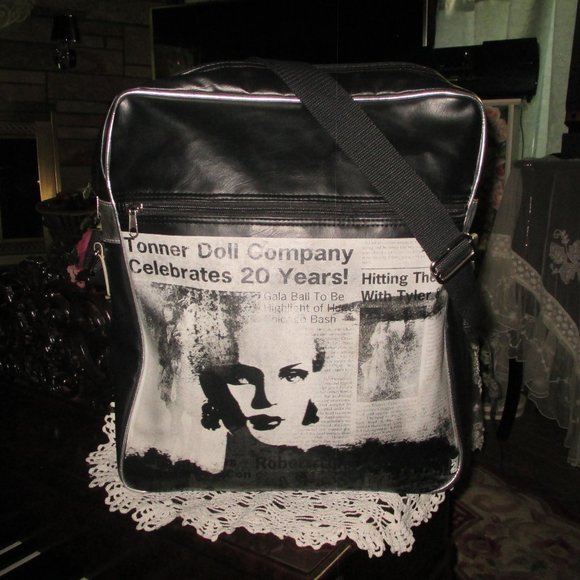 Tonner Doll 20th Anniversary Sydney Convention Bag - Picture 1 of 3